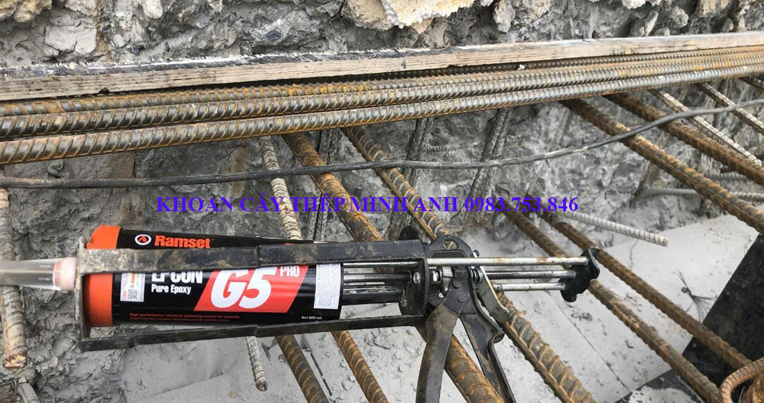 Thi công khoan cấy thép bằng keo Ramset