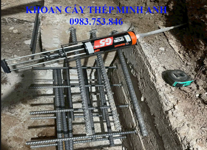 Hình ảnh thi công khoan cấy thép bằng keo ramset tại công trình của Minh Anh
