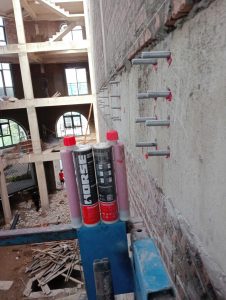 Khoan cấy bulong bằng keo HM500